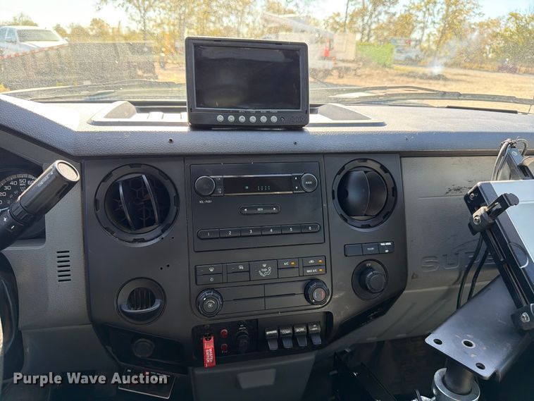 image for item ED5003 2016 Ford F550 bucket truck