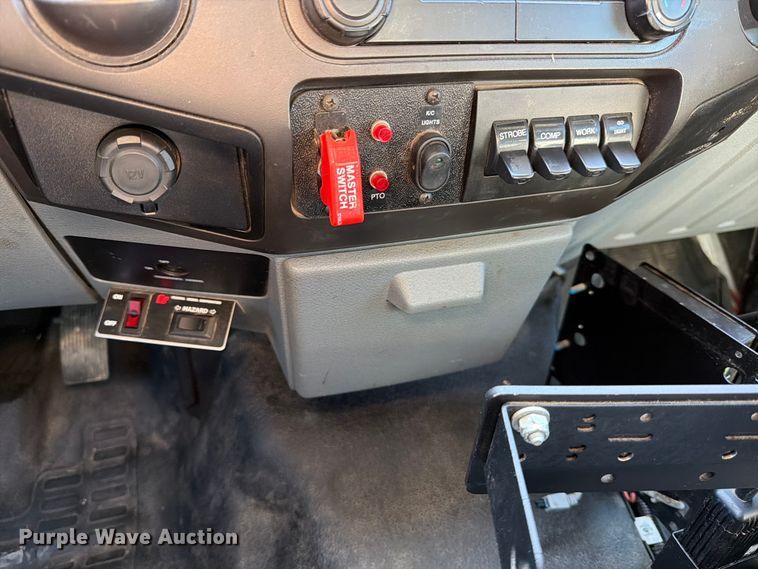 image for item ED5003 2016 Ford F550 bucket truck