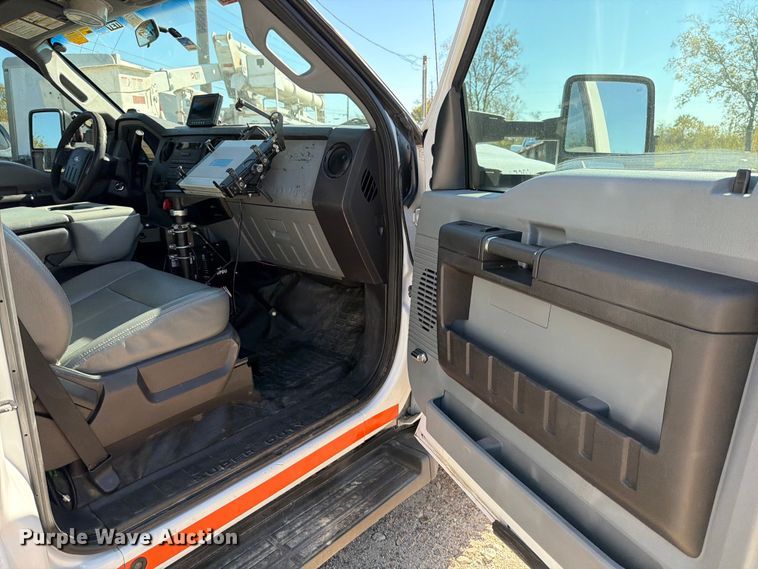 image for item ED5003 2016 Ford F550 bucket truck