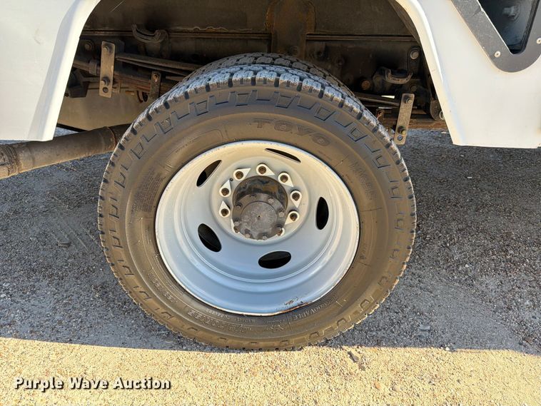 image for item ED5003 2016 Ford F550 bucket truck