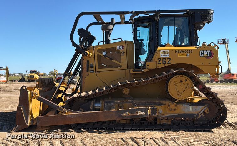 image for item ED5004 2019 Caterpillar D6 LGP dozer