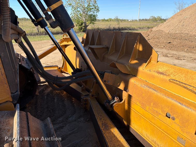 image for item ED5004 2019 Caterpillar D6 LGP dozer