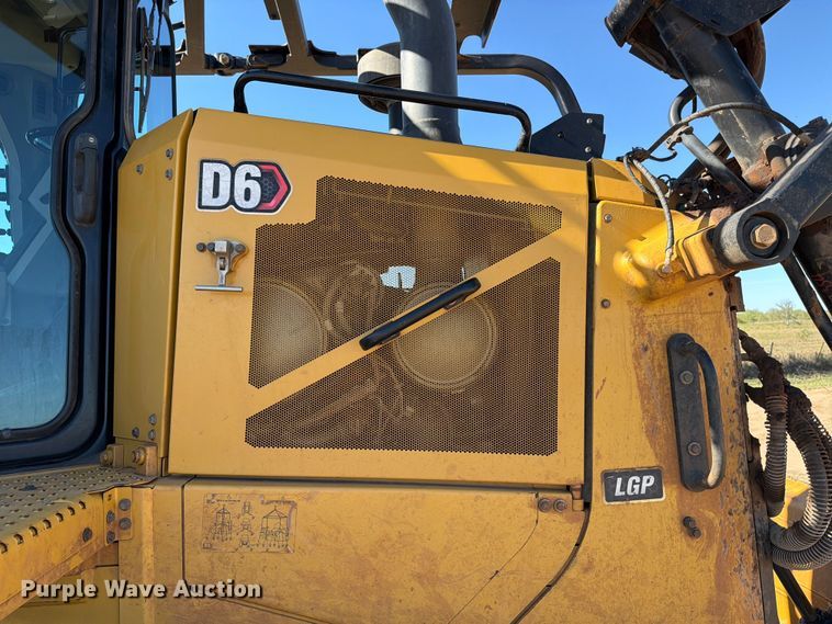 image for item ED5004 2019 Caterpillar D6 LGP dozer