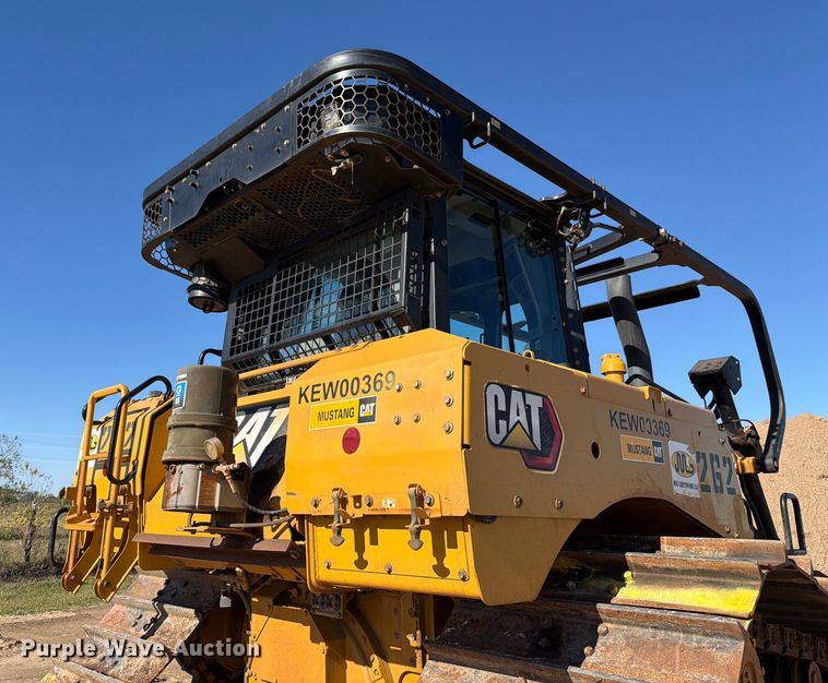 image for item ED5004 2019 Caterpillar D6 LGP dozer