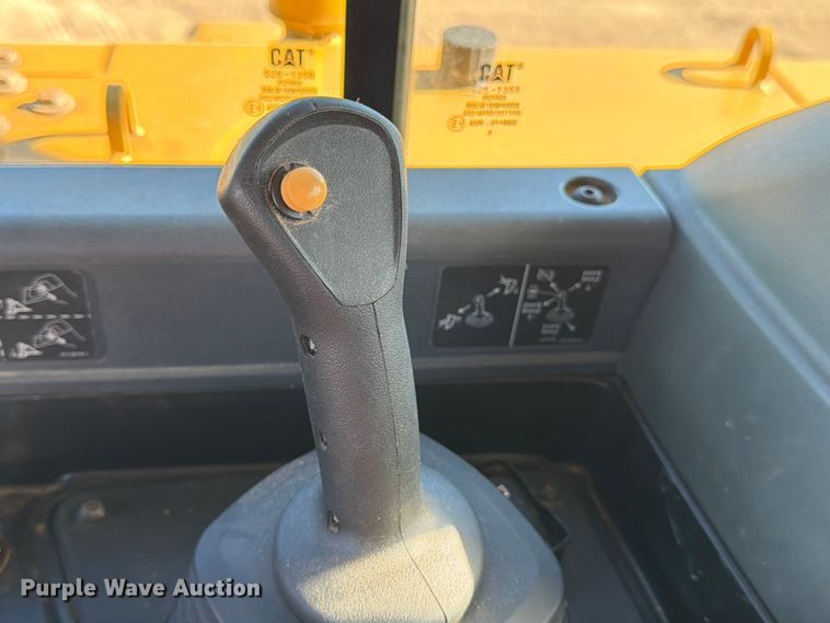 image for item ED5004 2019 Caterpillar D6 LGP dozer