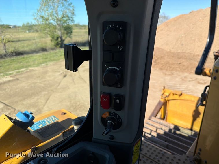 image for item ED5004 2019 Caterpillar D6 LGP dozer