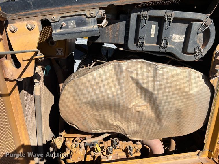 image for item ED5004 2019 Caterpillar D6 LGP dozer