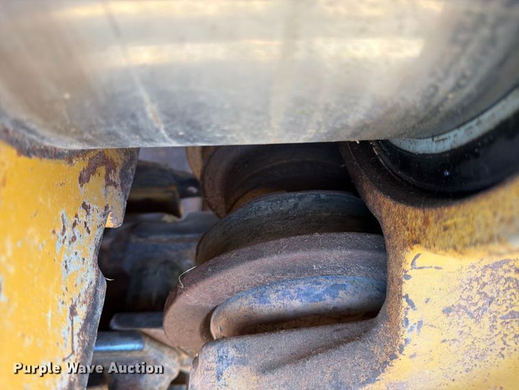 image for item ED5004 2019 Caterpillar D6 LGP dozer