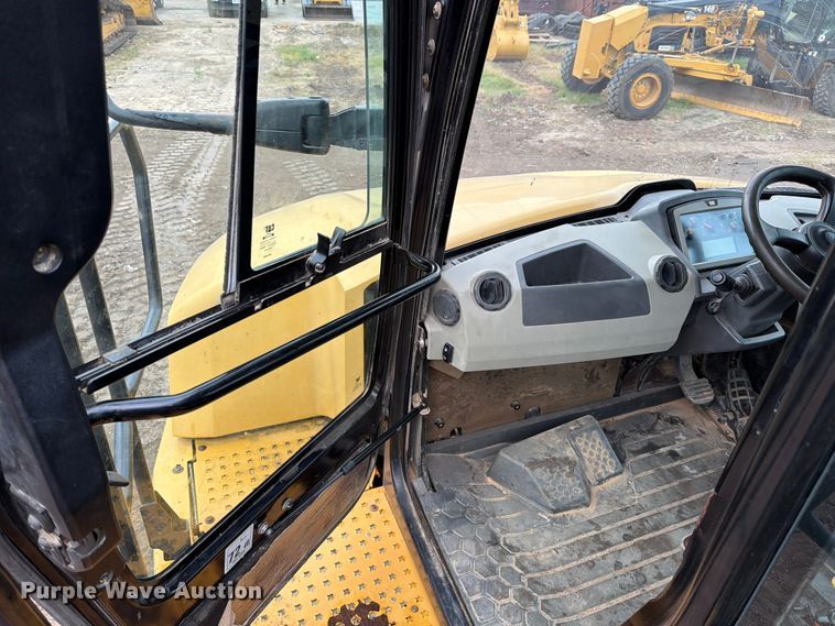 image for item ED5005 2019 Caterpillar 730 Haul truck