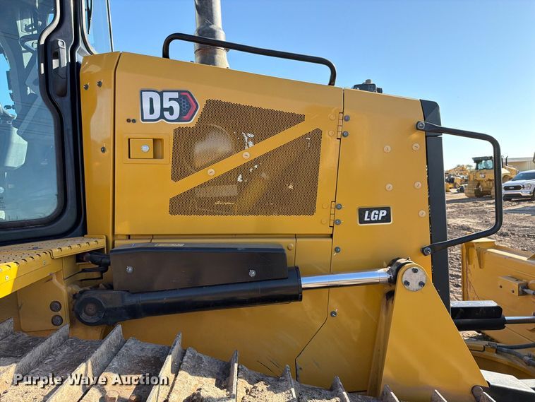 image for item ED5006 2024 Caterpillar D5 LGP dozer