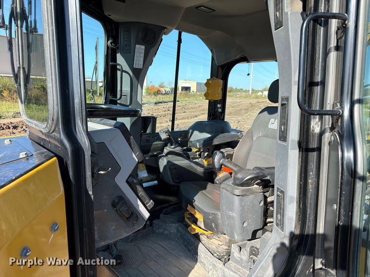 image for item ED5006 2024 Caterpillar D5 LGP dozer