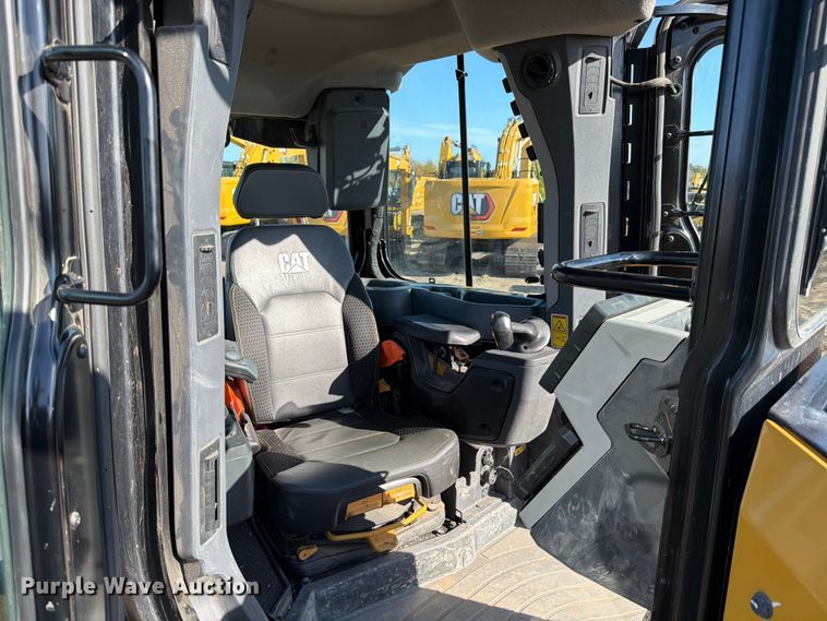 image for item ED5006 2024 Caterpillar D5 LGP dozer