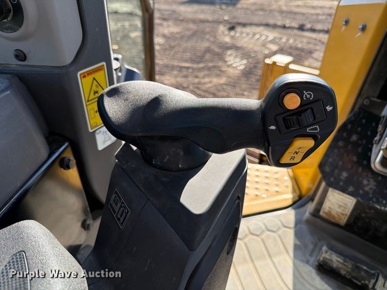 image for item ED5006 2024 Caterpillar D5 LGP dozer
