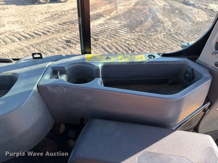 image for item ED5006 2024 Caterpillar D5 LGP dozer