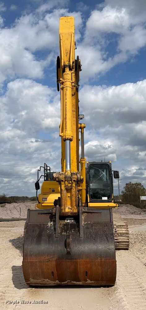 image for item ED5008 2016 Komatsu PC490LC-11 excavator