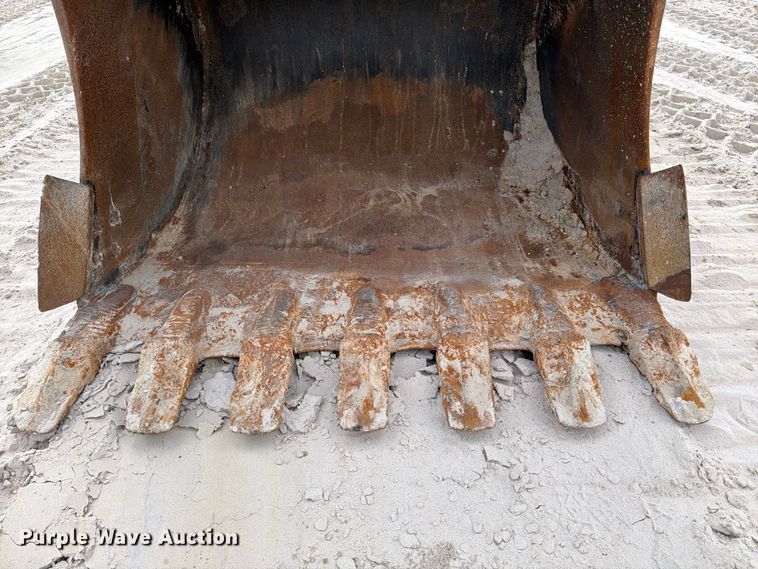 image for item ED5008 2016 Komatsu PC490LC-11 excavator