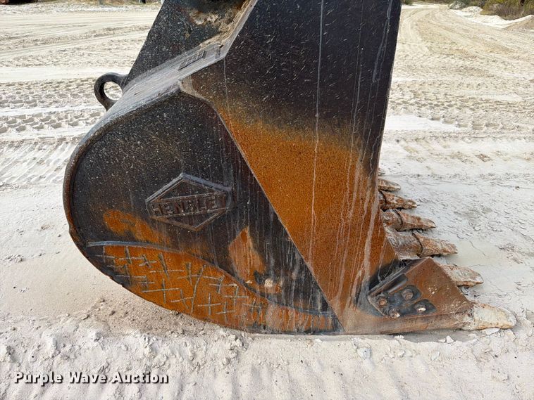 image for item ED5008 2016 Komatsu PC490LC-11 excavator