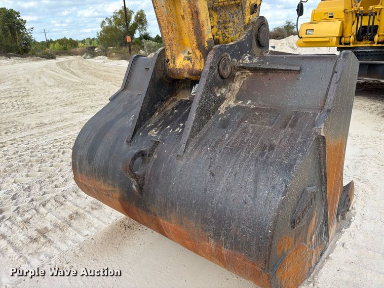 image for item ED5008 2016 Komatsu PC490LC-11 excavator