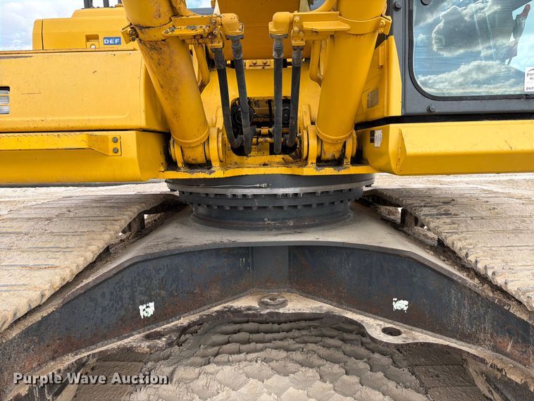 image for item ED5008 2016 Komatsu PC490LC-11 excavator