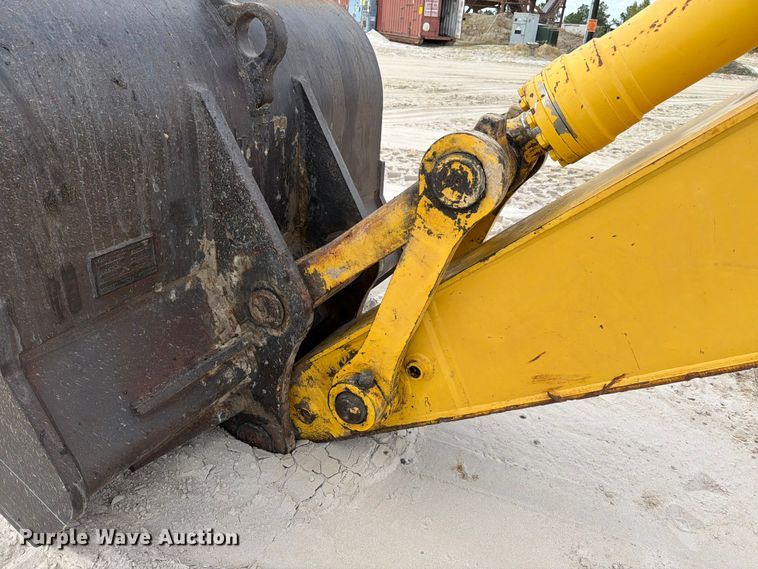 image for item ED5008 2016 Komatsu PC490LC-11 excavator