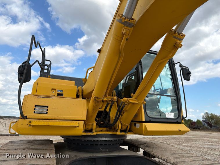 image for item ED5008 2016 Komatsu PC490LC-11 excavator