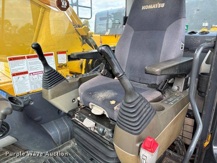 image for item ED5008 2016 Komatsu PC490LC-11 excavator