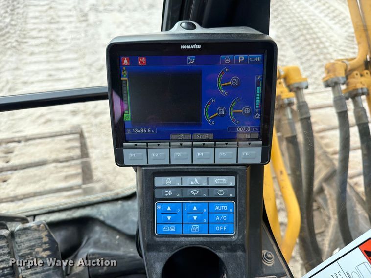 image for item ED5008 2016 Komatsu PC490LC-11 excavator