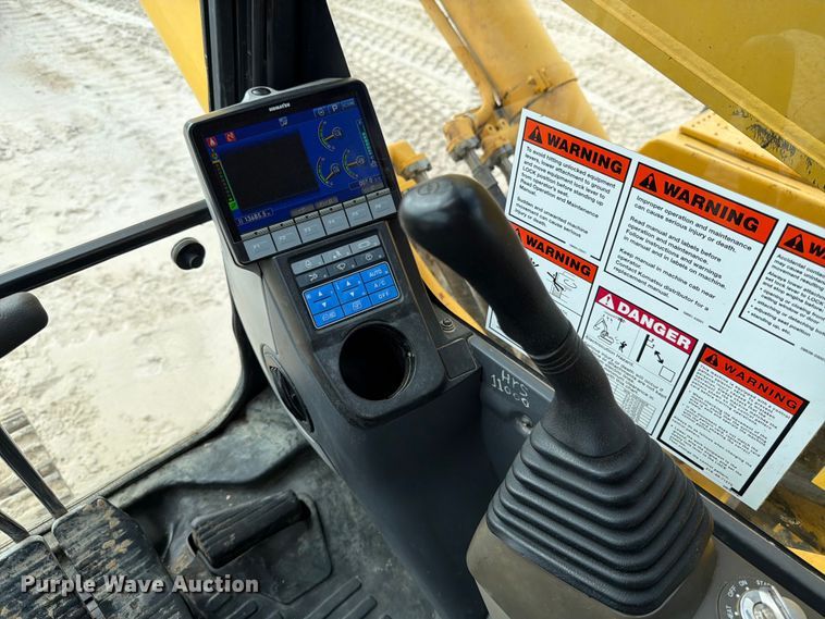 image for item ED5008 2016 Komatsu PC490LC-11 excavator