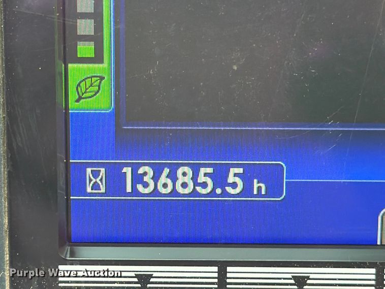 image for item ED5008 2016 Komatsu PC490LC-11 excavator