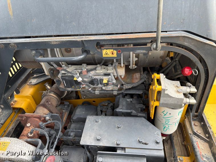 image for item ED5008 2016 Komatsu PC490LC-11 excavator