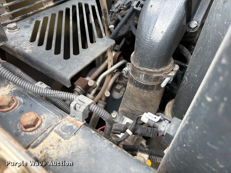 image for item ED5008 2016 Komatsu PC490LC-11 excavator