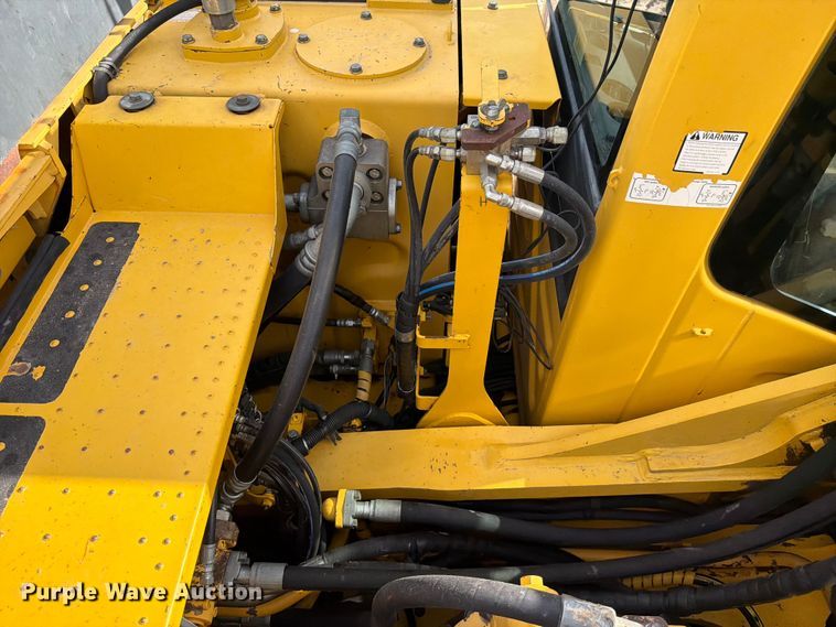 image for item ED5008 2016 Komatsu PC490LC-11 excavator