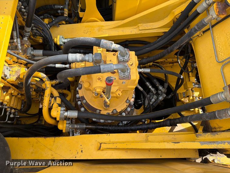 image for item ED5008 2016 Komatsu PC490LC-11 excavator