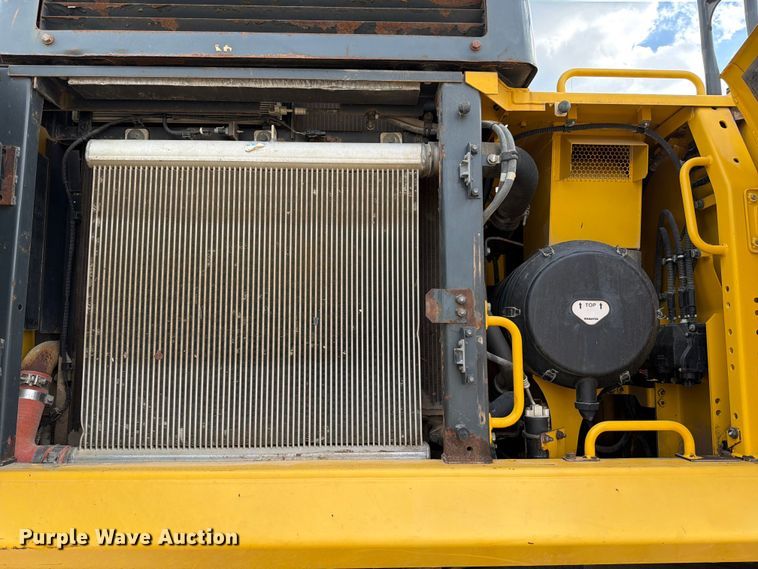 image for item ED5008 2016 Komatsu PC490LC-11 excavator