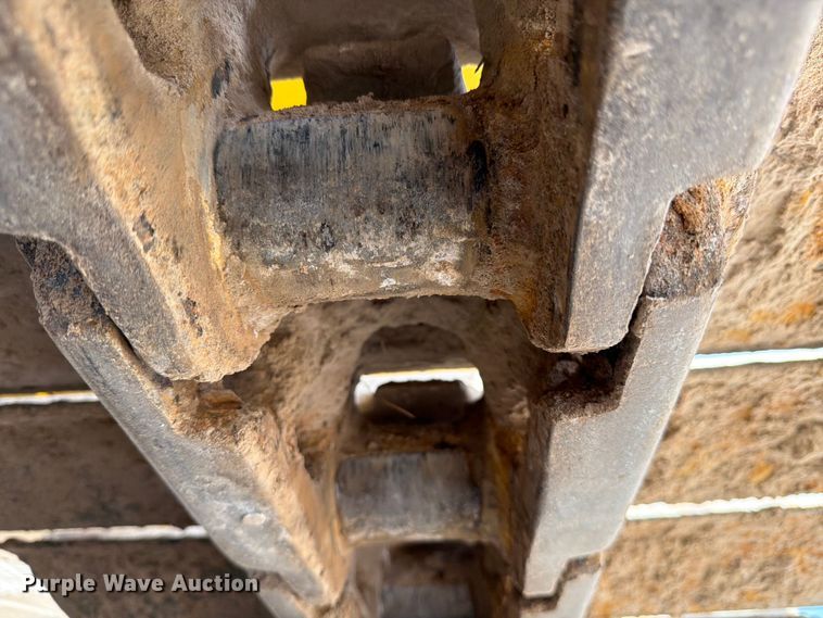 image for item ED5008 2016 Komatsu PC490LC-11 excavator