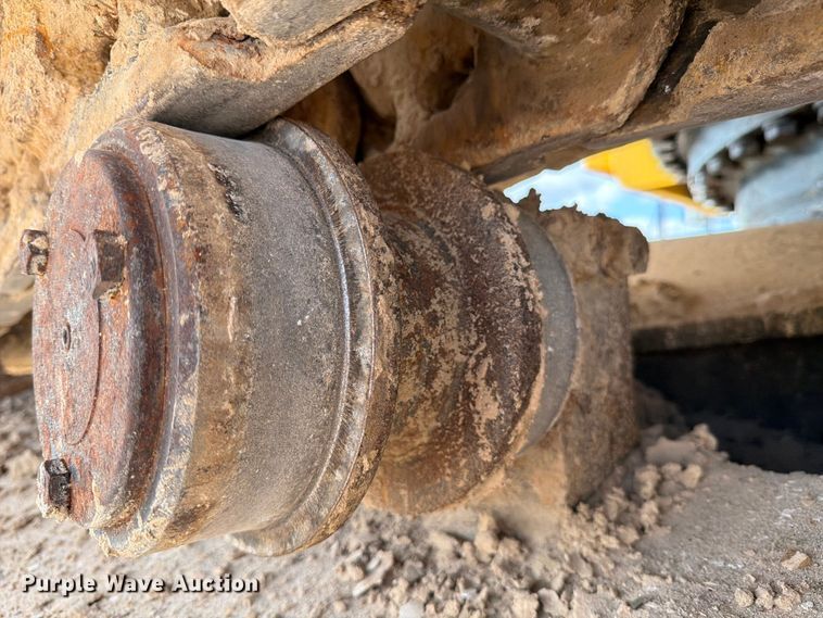 image for item ED5008 2016 Komatsu PC490LC-11 excavator