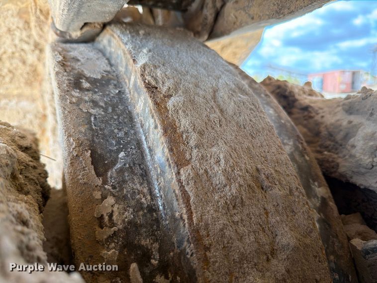 image for item ED5008 2016 Komatsu PC490LC-11 excavator