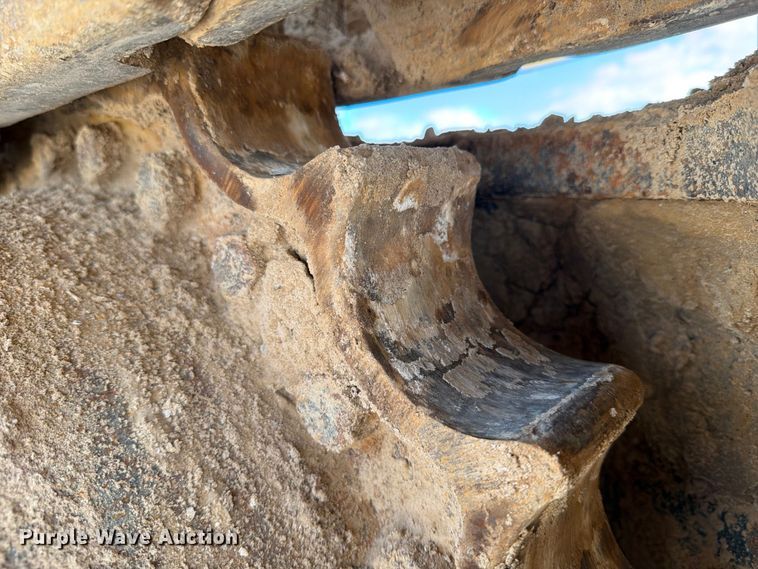 image for item ED5008 2016 Komatsu PC490LC-11 excavator