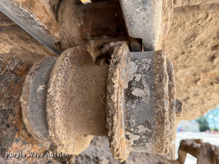 image for item ED5008 2016 Komatsu PC490LC-11 excavator