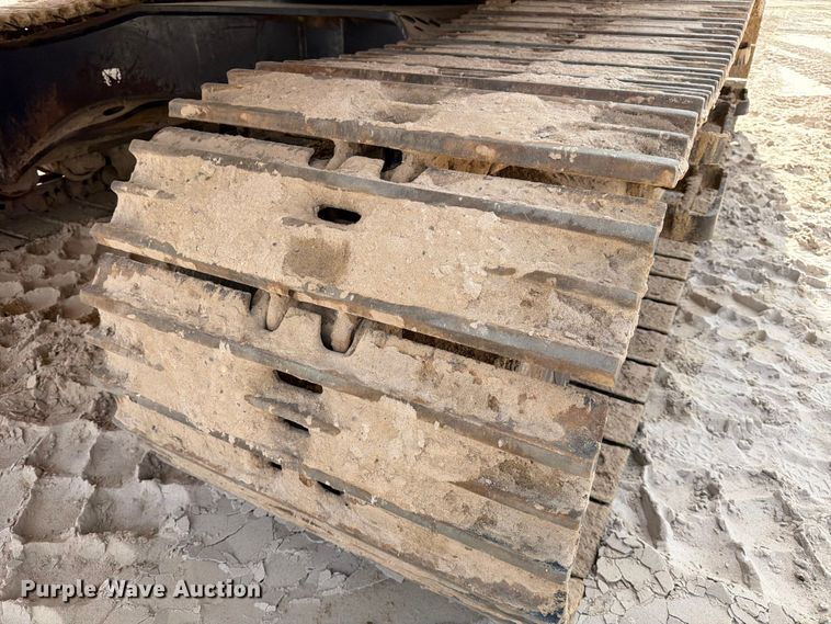 image for item ED5008 2016 Komatsu PC490LC-11 excavator