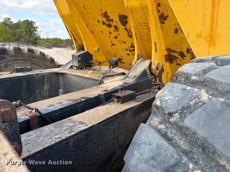 image for item ED5009 2016 Komatsu HM400-5 articulated haul truck