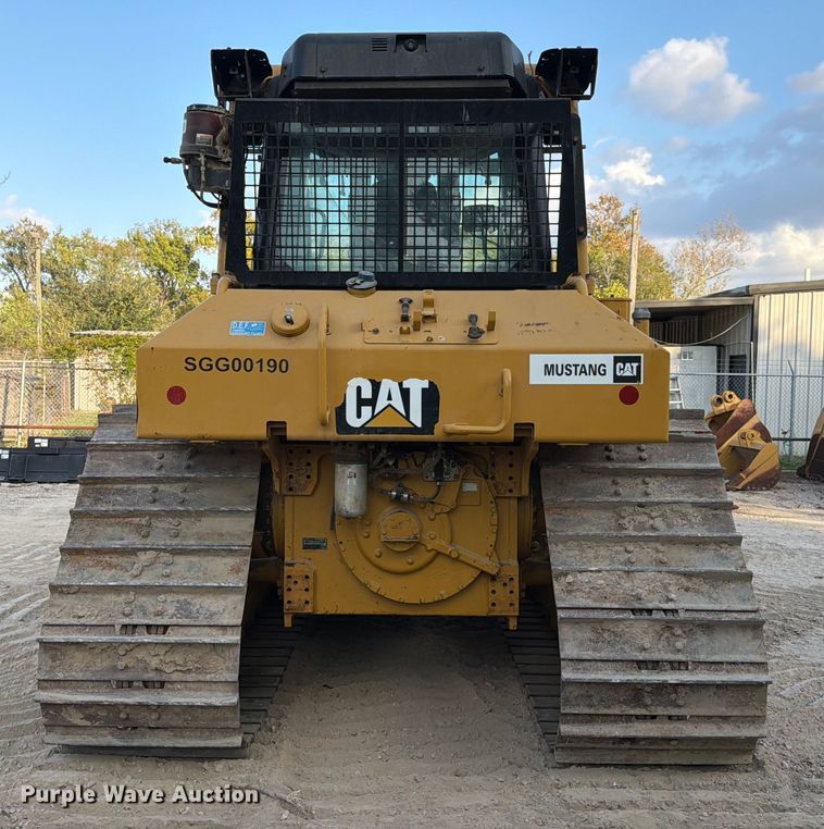 image for item ED5011 2017 Caterpillar D6N LGP dozer