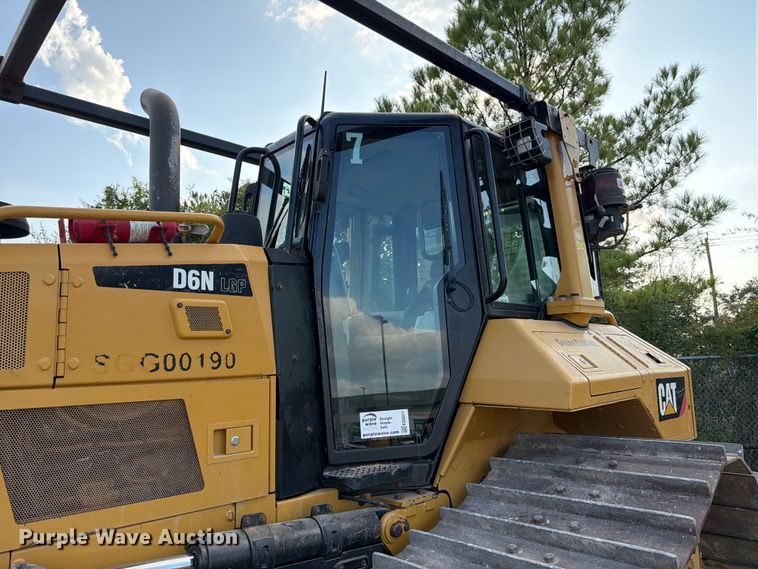 image for item ED5011 2017 Caterpillar D6N LGP dozer