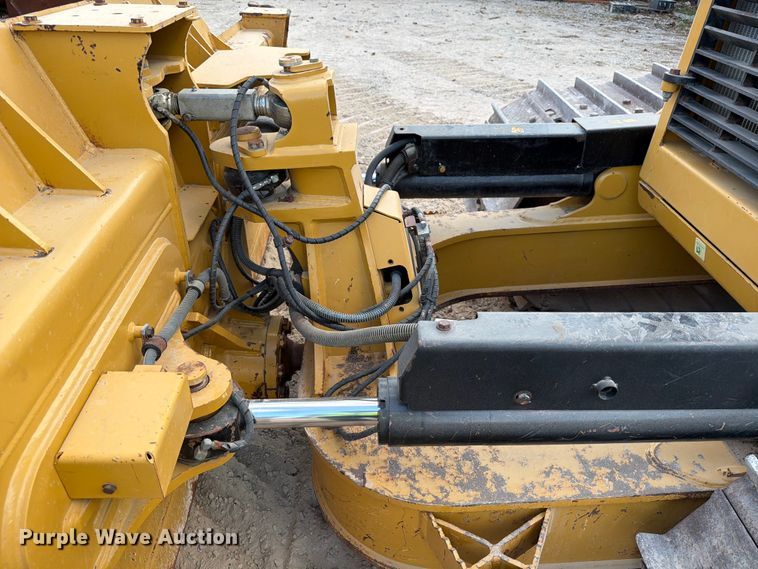 image for item ED5011 2017 Caterpillar D6N LGP dozer