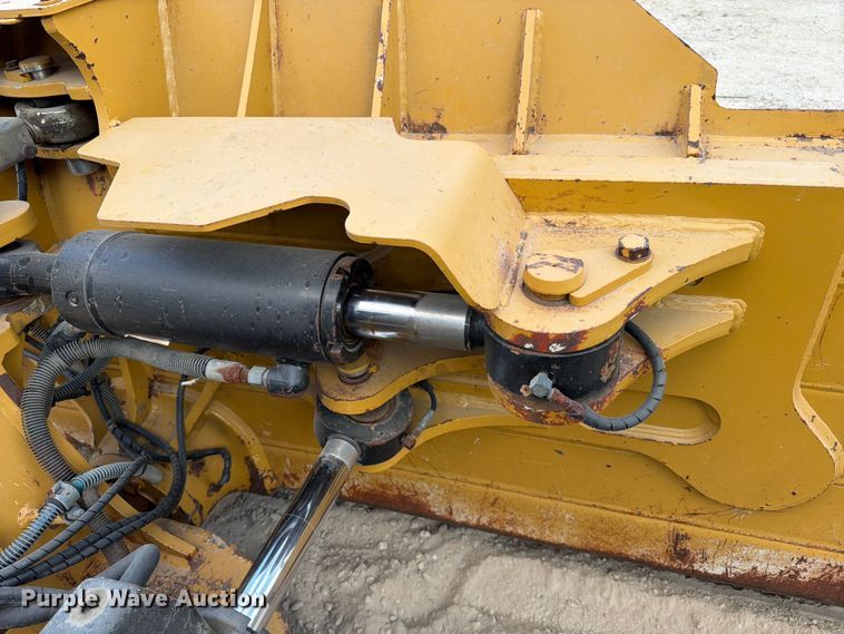 image for item ED5011 2017 Caterpillar D6N LGP dozer