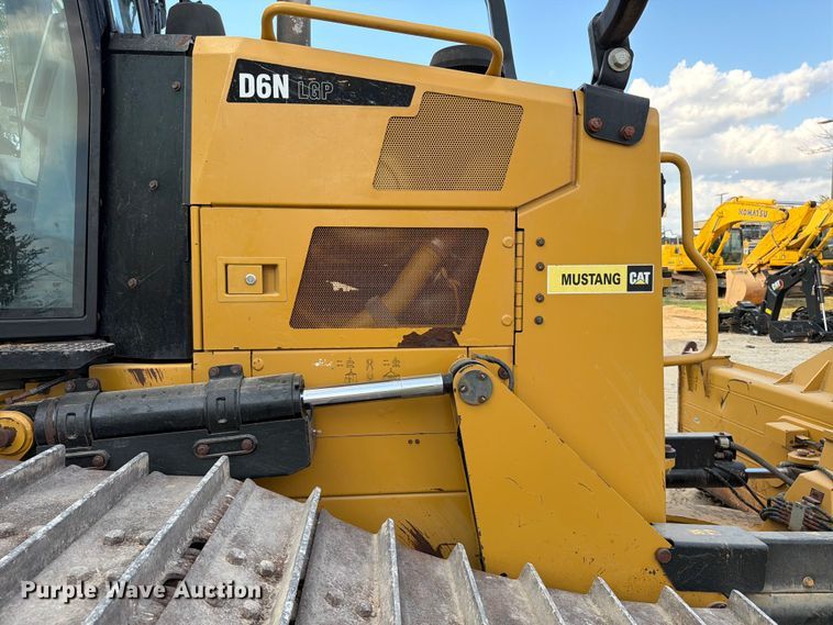 image for item ED5011 2017 Caterpillar D6N LGP dozer