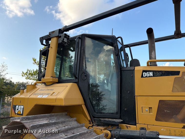 image for item ED5011 2017 Caterpillar D6N LGP dozer