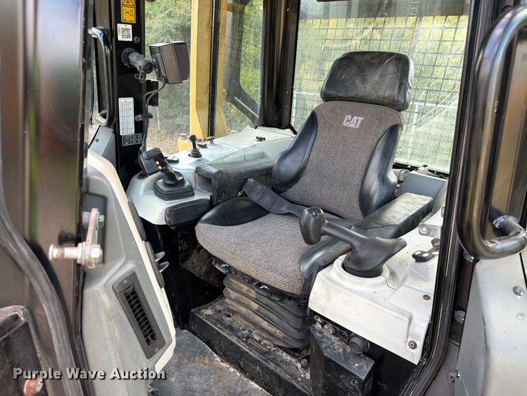 image for item ED5011 2017 Caterpillar D6N LGP dozer