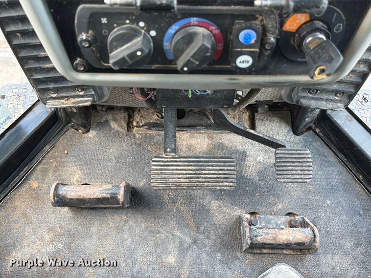 image for item ED5011 2017 Caterpillar D6N LGP dozer