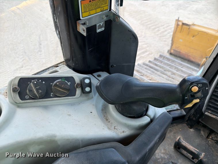 image for item ED5011 2017 Caterpillar D6N LGP dozer